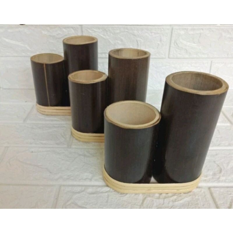 

TEMPAT PENSIL/PULPEN TERBUAT DARI BAMBU HITAM Type AB. 4