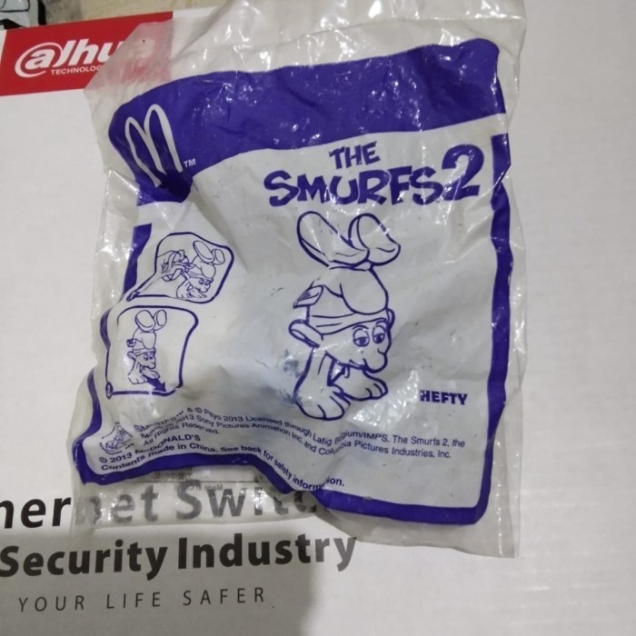 JK562 action figure Hefty The Smurfs 2 Happy Meal MC Donalds