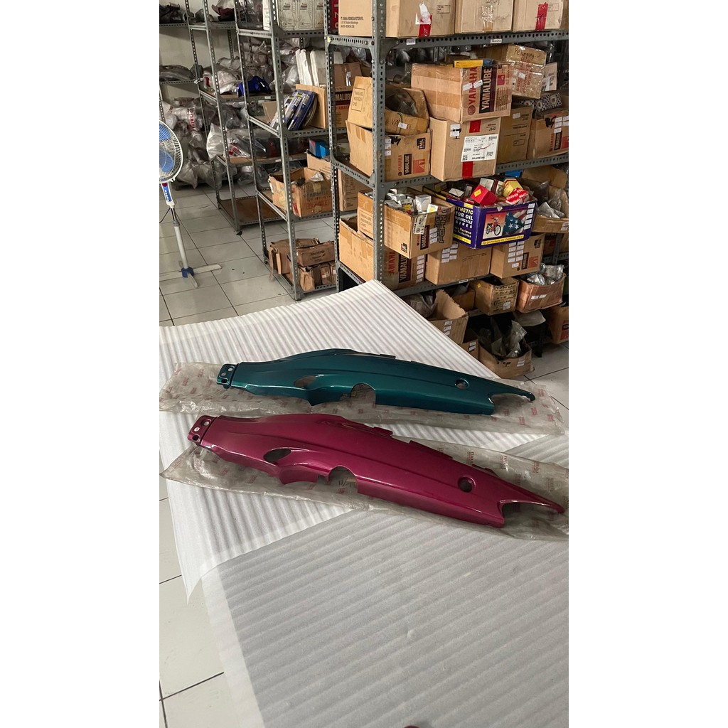 COVER BODI BELAKANG YAMAHA FIZR/ F1ZR/ VEGA LAMA KIRI HIJAU /MERAH MARON ORIGINAL YGP