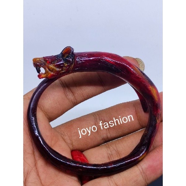 GELANG AKAR BAHAR MERAH TEMBUS CAHAYA UKIR MACAN