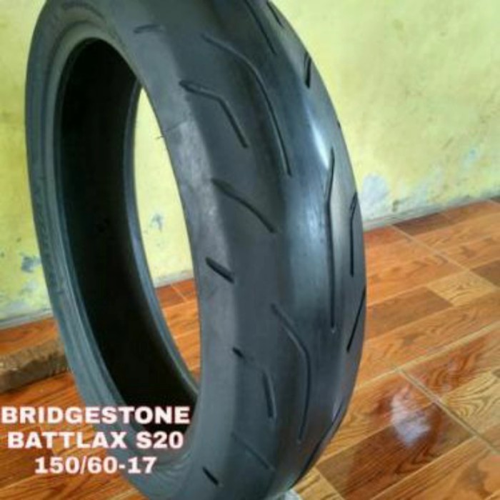 ban ring 17 merk battlax Uk 150/60