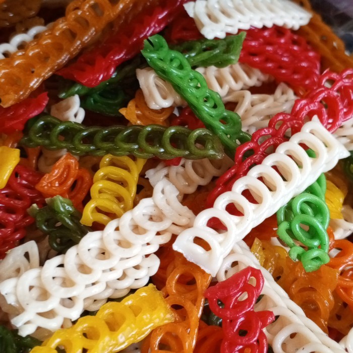

250 gram KERUPUK RANTAI WARNA WARNI /KERUPUK MENTAH