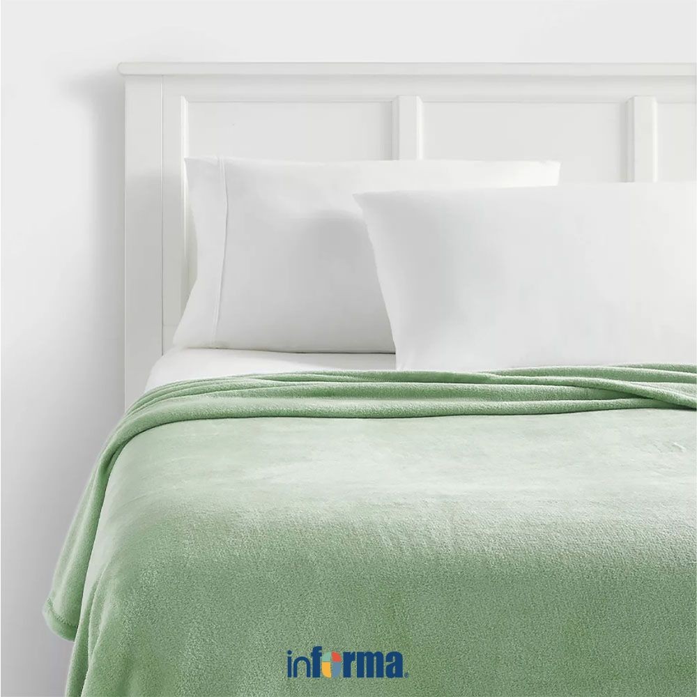 Informa 150x200 cm Selimut Microfiber Solid - Hijau Blanket Kain Penghangat Tubuh Aksesoris Tempat T