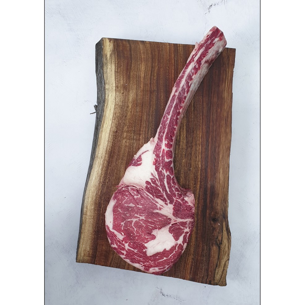 

Dry Aged 21 Days : Tomahawk Steak Black Angus Beef Grain-Fed 150D 1.8kg