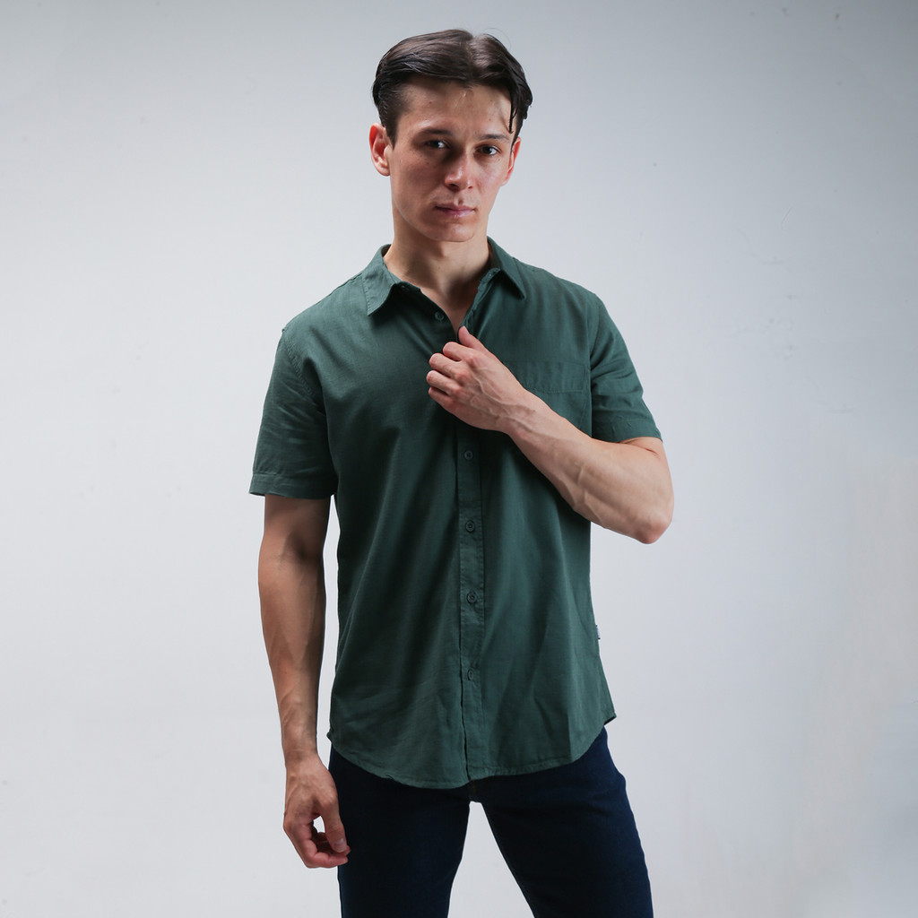 GABRIELLE KEMEJA POLOS LENGAN PENDEK PRIA REGULAR FIT ( DARK GREEN / KHAKI)