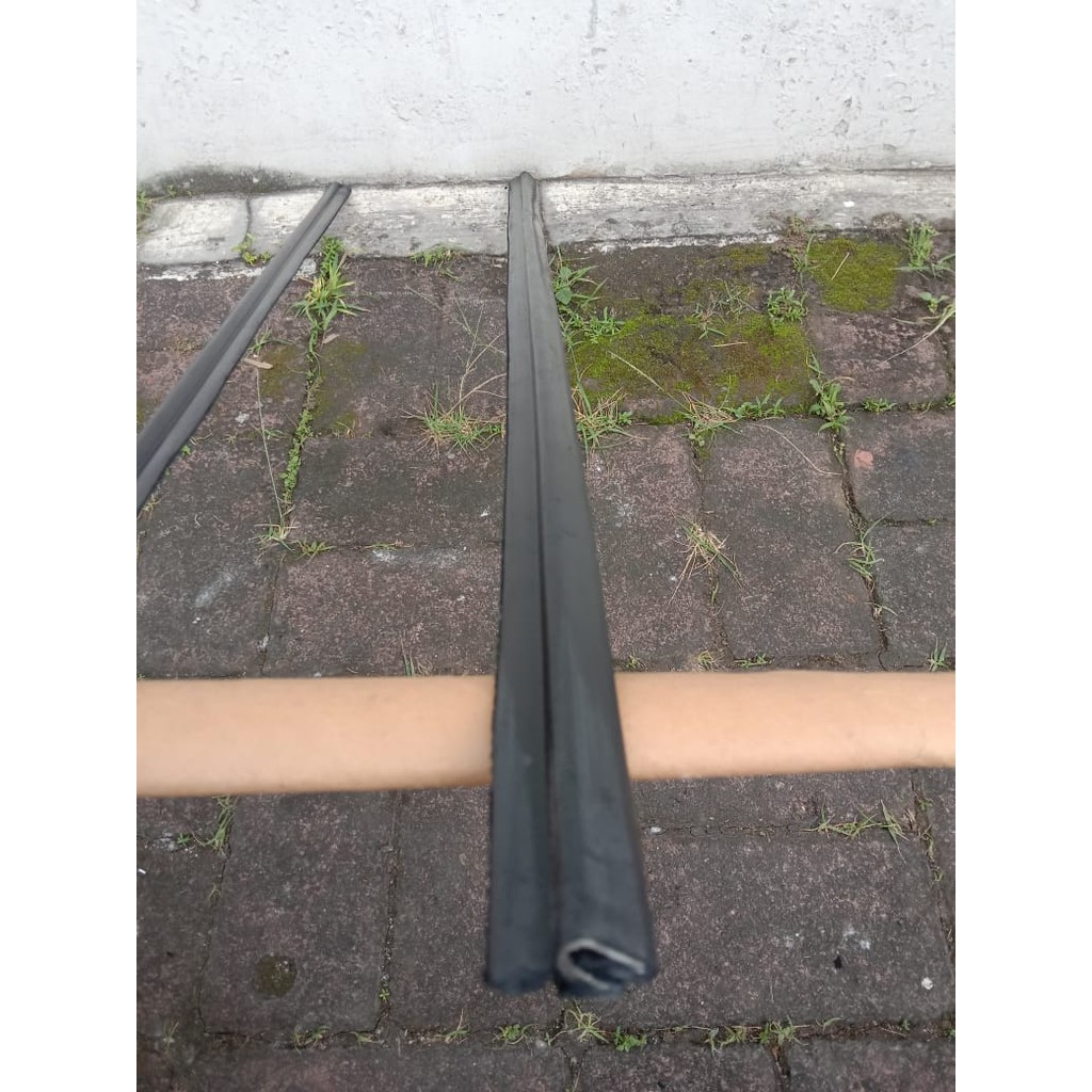 PELIPIT PINTU KACA MOBIL DAIHATSU ZEBRA LAMA UNIVERSAL