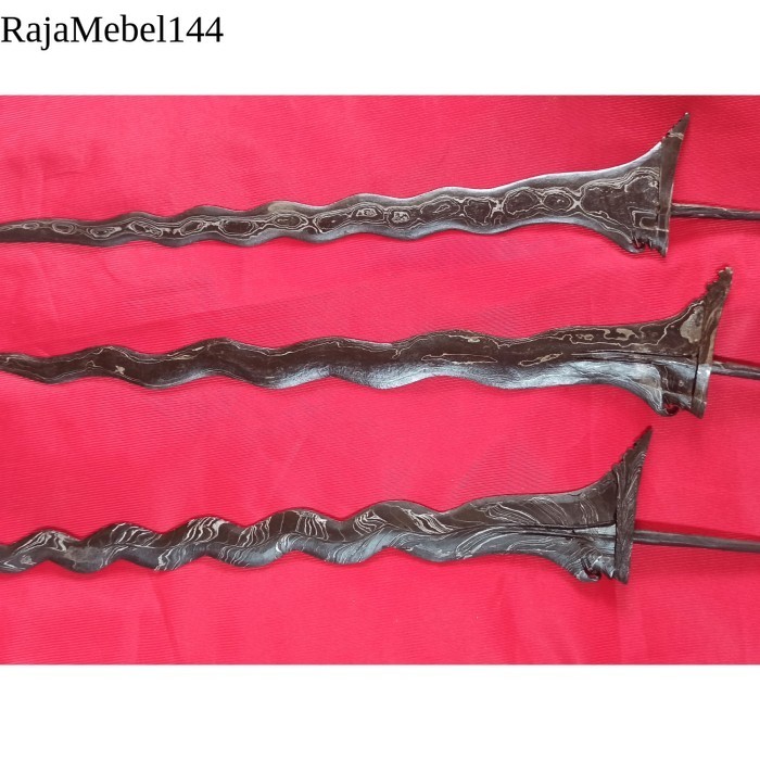 

keris pusaka manis laris