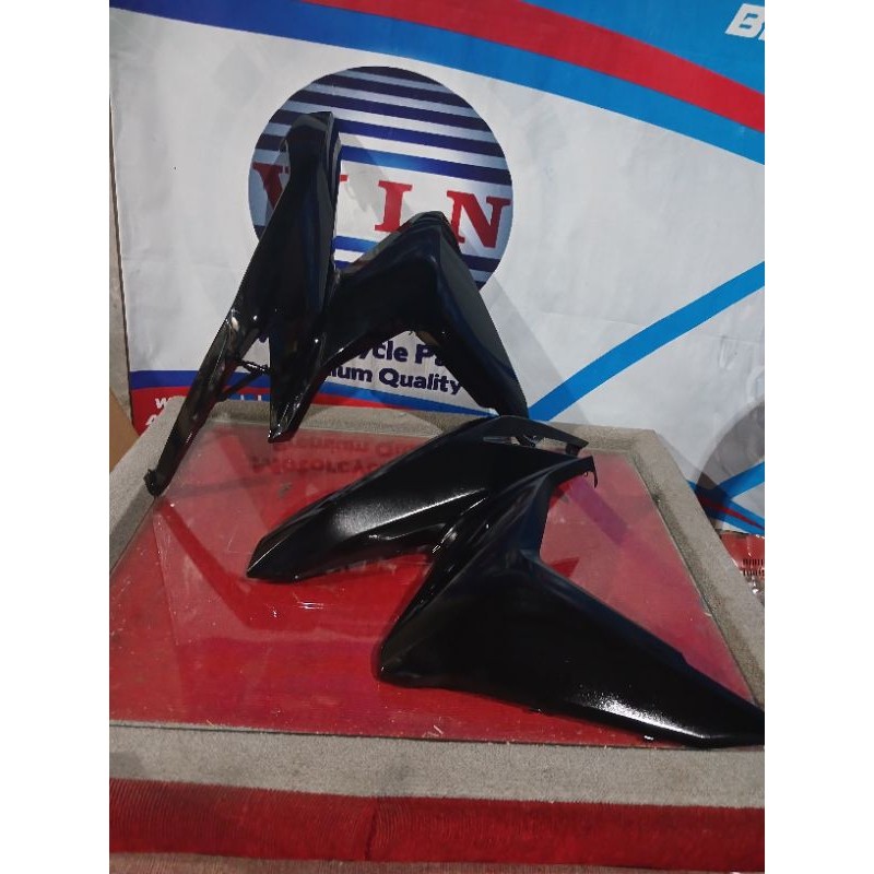 sayap luar vario 125 150 new 2018-2022 hitam/legshiled luar vario 150 new hitam/sayap