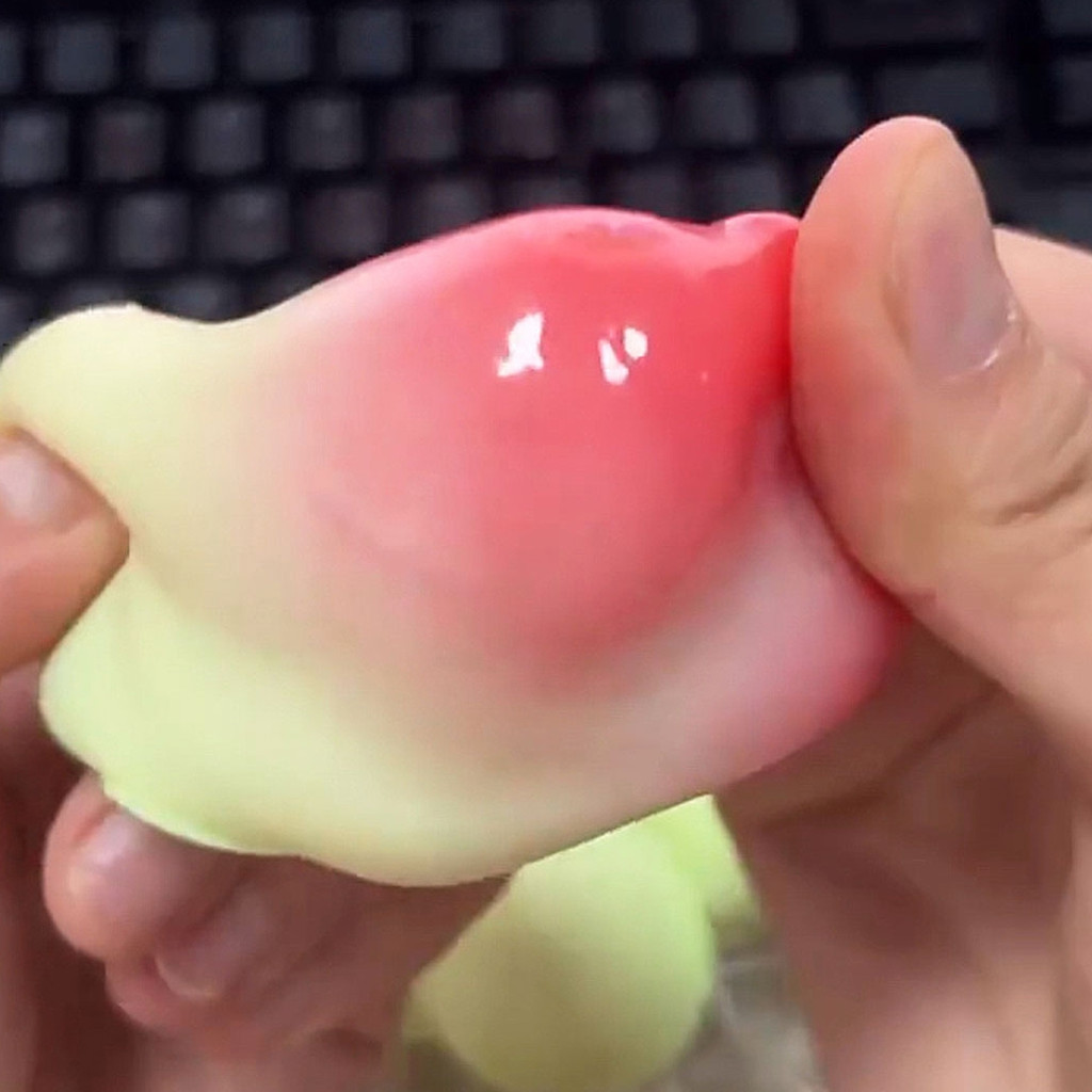 

Stress relieving, color changing, jam ball, squeezing, venting, player squeezing, slow rebound, creative toy