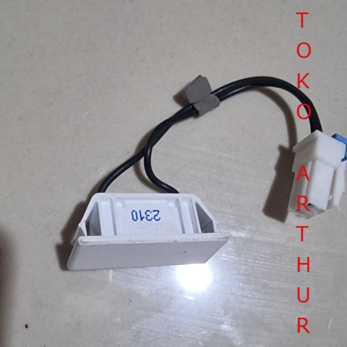 TOOL AND SPAREPART SWITCH PINTU KULKAS LG 2 PINTU INVERTER ORIGINAL - Putih