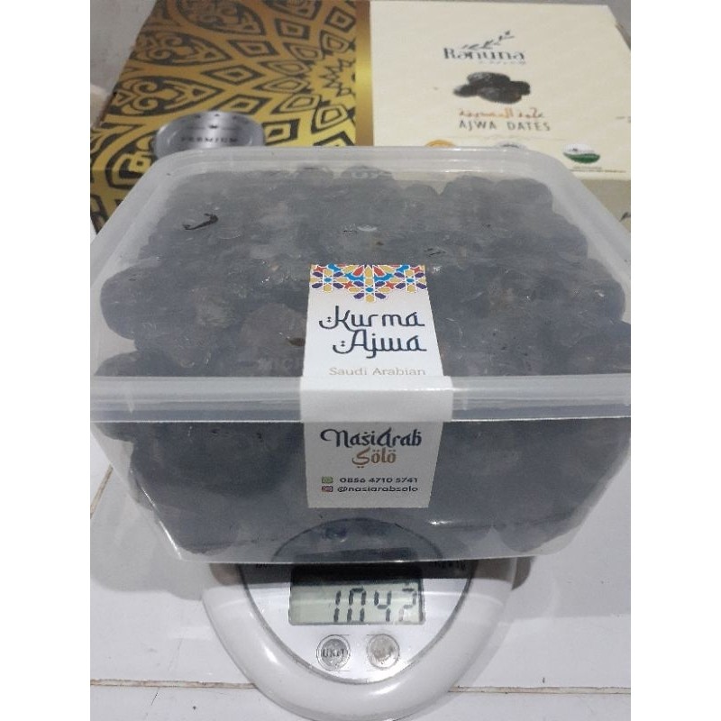 

Kurma Ajwa Kualitas Premium