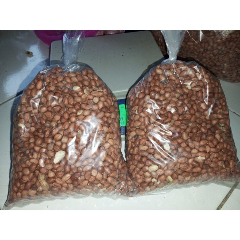 

KACANG TANAH SUPER 1KG