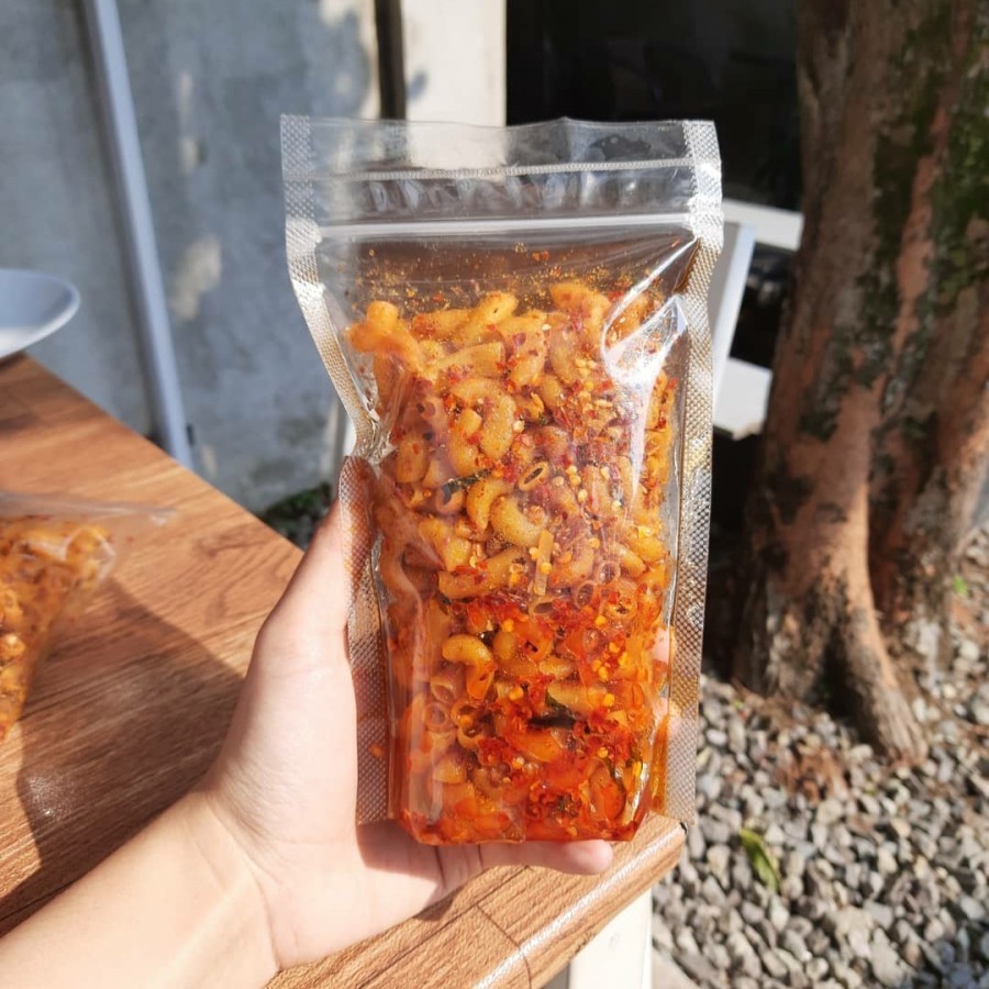 

PROMO SALE MAKRONI BANTAT ORIGINAL PEDAS DAUN JERUK PEDAS BALADO 1kg Termurah