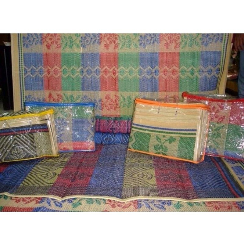 Tikar Lipat Plastik Merk Leiusure Mat Ukuran 3 x 4 Meter (Lis Merah)