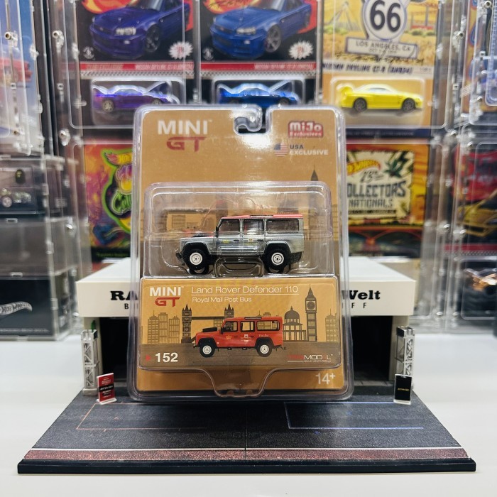 Mini GT CHASE 152 Land Rover Defender 110 Royal Mail Post Bus Mijo Exclusive