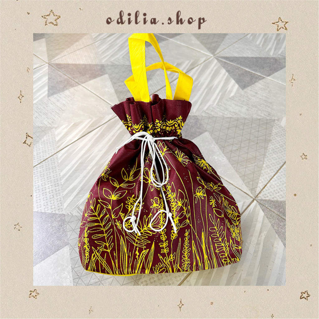 

Tas Serut Souvenir Hampers Nasi Kotak Parcel Goodie Bag Berkatan Spunbond Hajatan Hadiah Kado Bjb Banjar Banjarbaru Odilia.Shop