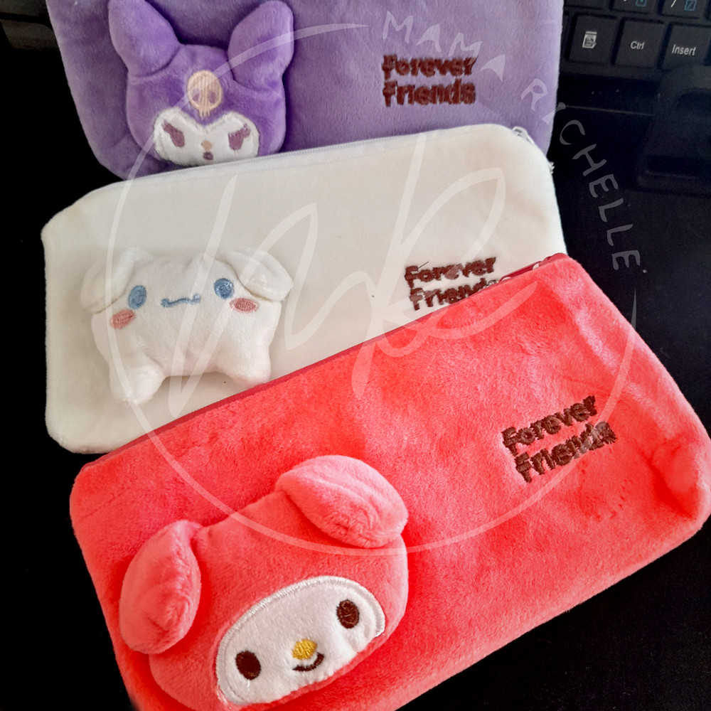 

KOTAK PENSIL SANRIO BULU HALUS PENUTUP RESLETING/ KUROMI/MELODY MYMELODY /CINAMOROLL/ BISA DOMPET HP