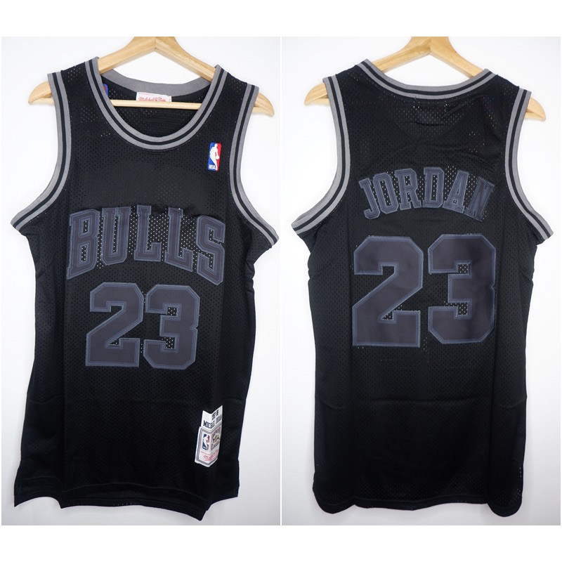 Komaria | JERSEY BAJU BASKET NBA BLACK RETRO CHICAGO BULLS #23 MICHAEL JORDAN HITAM