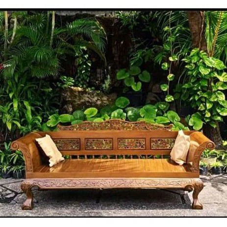 BALE-BALE MADURA KUKU MACAN