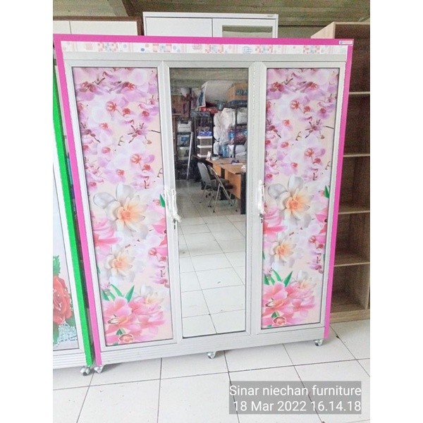 LEMARI BAJU GAMIS KACA