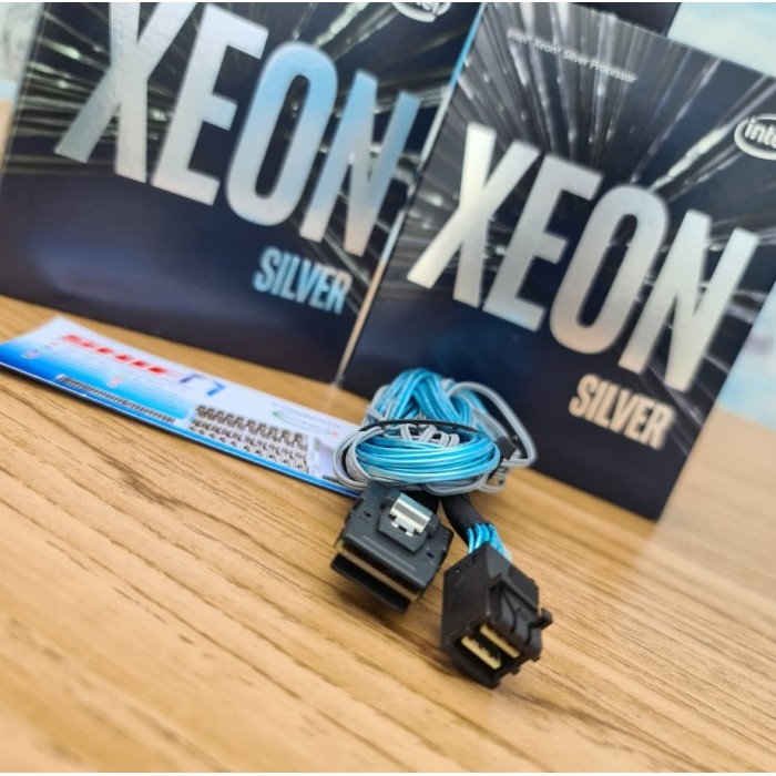 MiniSAS SFF-8087 to MiniSAS HD SFF-8643 80cm cable