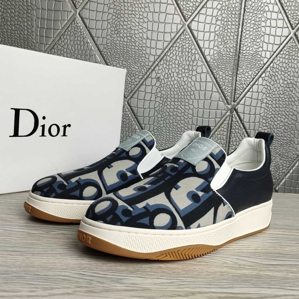 sepatu slip on pria sneaker kanvas kulit terbaru runner shoes vip - D809