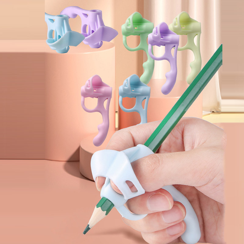 

1Pc Children Pencil Holder Correction Writing Hold Pen Grip Posture Tool Silicone writing posturecorrector Stationery 2530