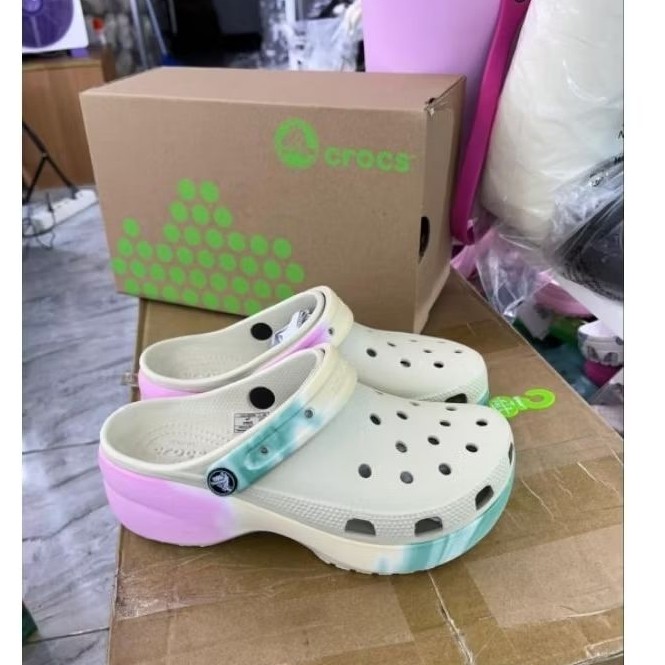 Crocs Classic Platform Clog / Crocs Platform Clog Woman / Crocs wanita / sandal Wanita Crocs Platfor