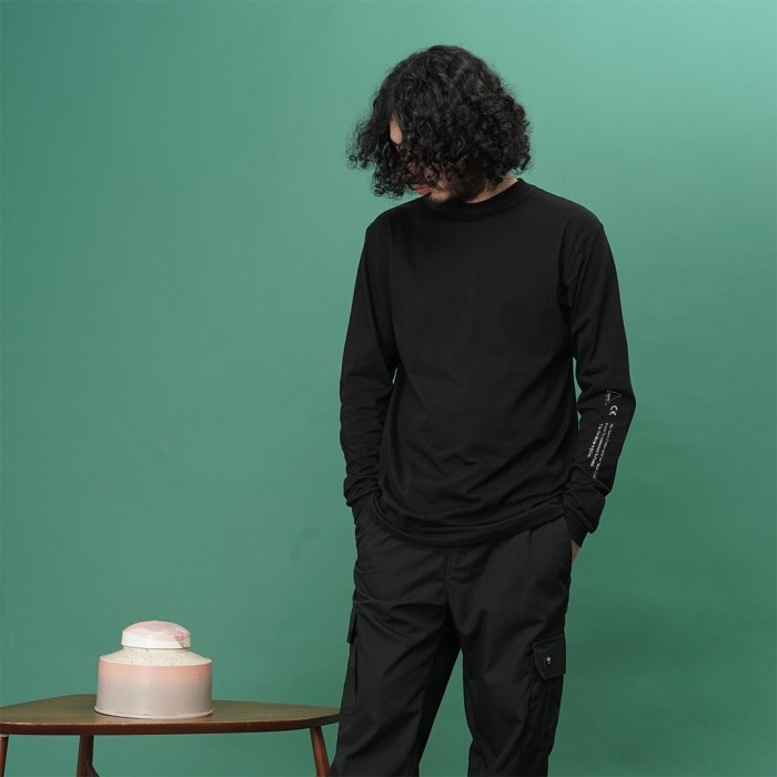 UNKL347 Kaos Longslevees Katun Kaos Lengan Panjang Motif Hitam YAKK