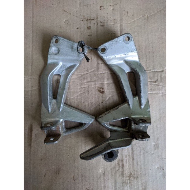 postep footstep pijakan kaki belakang yamaha jupiter z original copotan motor