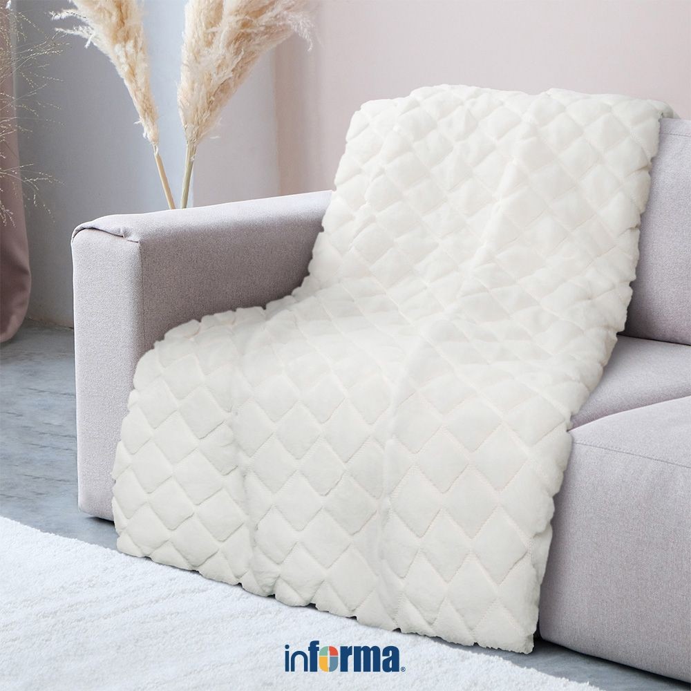 Informa 127x152 cm Demi Selimut Throw Faux Fur - Putih Blanket Kain Penghangat Tubuh Aksesoris Tempa