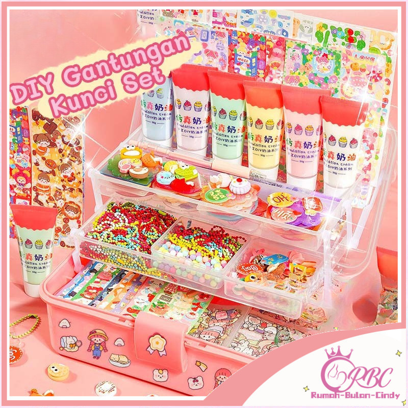 

【Penjual Lokal】DIY Gantungan Kunci Set 1400pcs Cute Cartoon Sticker lem krim Hand Kids Toys Material Package Gift Box Anak Perempuan Hadiah Ulang Tahun