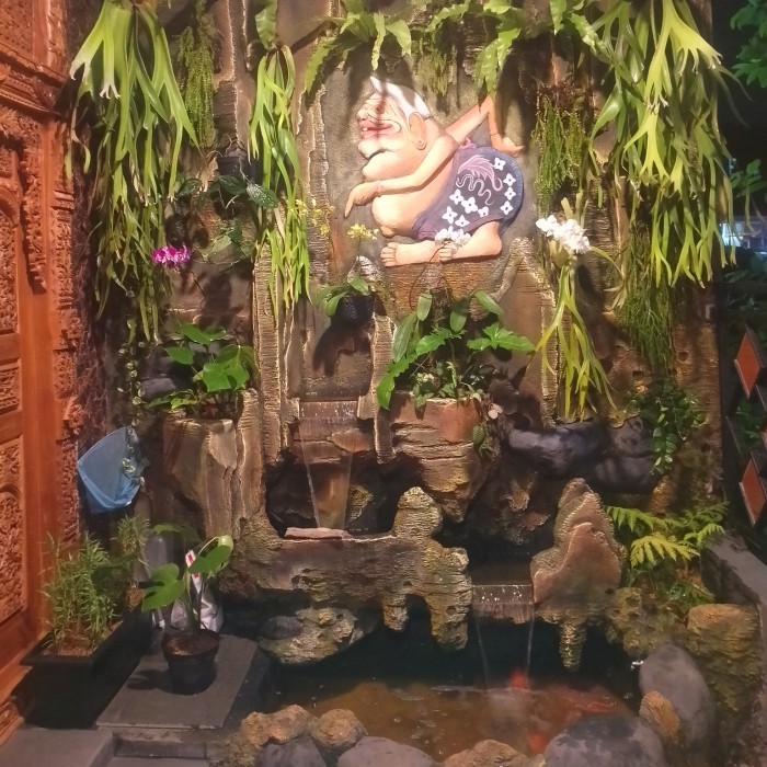 Dekorasi Taman Kolam / Kolam Koi Minimalis