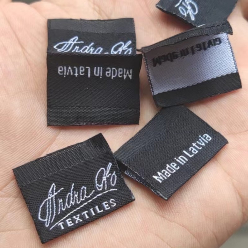 

1000 PCS Personalised Cloth label Custom Black Woven Clothes Labels 2.5 * 4 cm Loop fold polyester Durable Garment Label