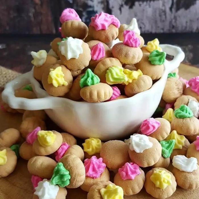 

KUE GEMROSE Warna warni 1 kg / KUE MONAS / KUE JADUL / KUE BISKUIT GULA / KUE GEMROS / KUE KANCING