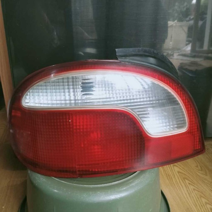 Stoplamp Lampu Stop Hyundai Accent Cakra 1998 1999 2000 kanan