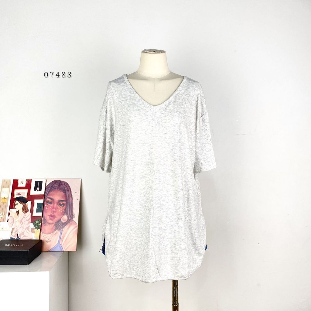 KAOS JUEDRXON STUDIO BASIC ATASAN OVERSIZE WANITA KAOS V NECK BAWAH OVAL MODEL LENGAN PENDEK KEKINIA