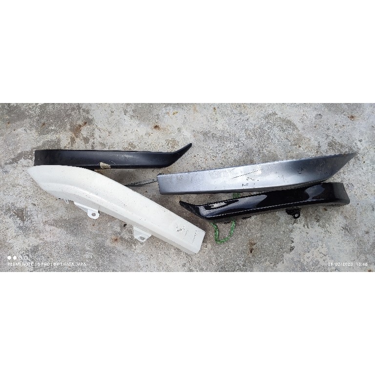 lips variasi bodykit mobilio tipe E bodykit mobilio