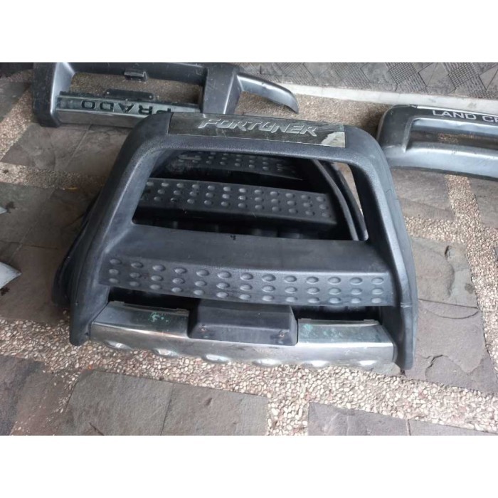 Tanduk Bumper Depan Toyota Fortuner