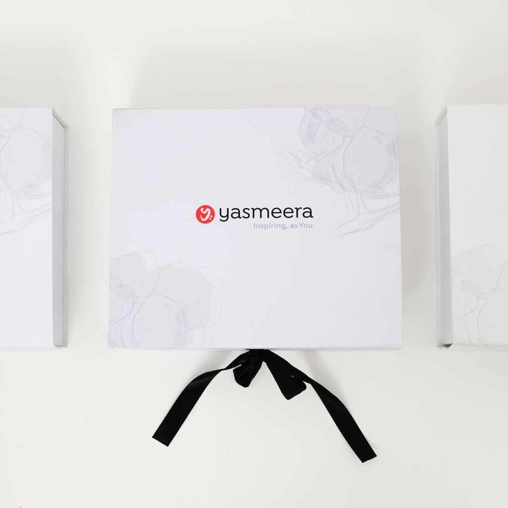 

Yasmeera Official Box Hampers