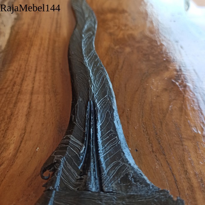 

keris blarak sineret halus manis laris