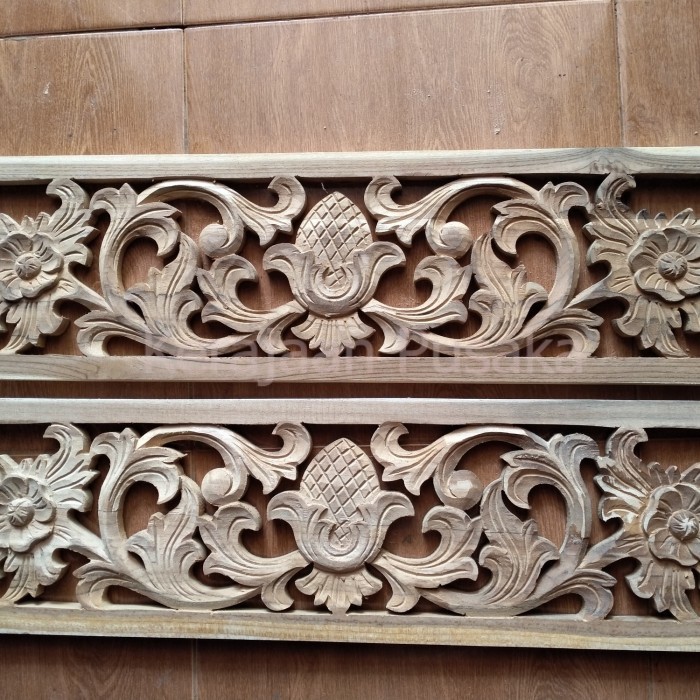 ukiran lubang angin-angin rumah KS23623