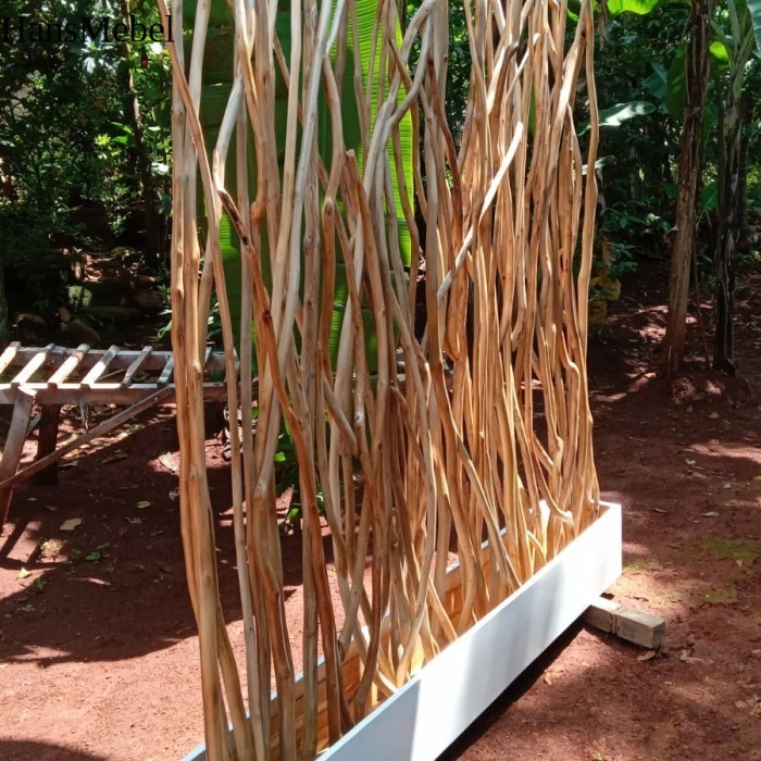 Sekat ruangan partisi kayu ranting jati Murah Terlaris maniss