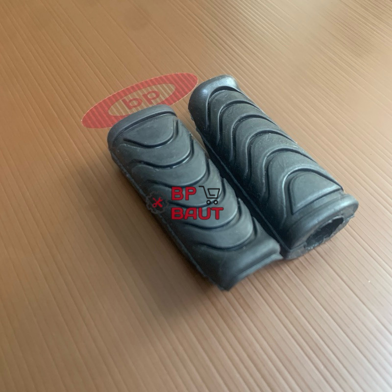 2 PCS KARET STEP/PIJAKAN KAKI BELAKANG MOTOR HONDA BEAT/VARIO/SCOPY/BLADE/REVO/ORI KARET PIJAKAN KAK