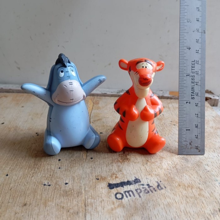 Second Loose 2 pcs figure Tiger dan eeyore Winnie the Pooh