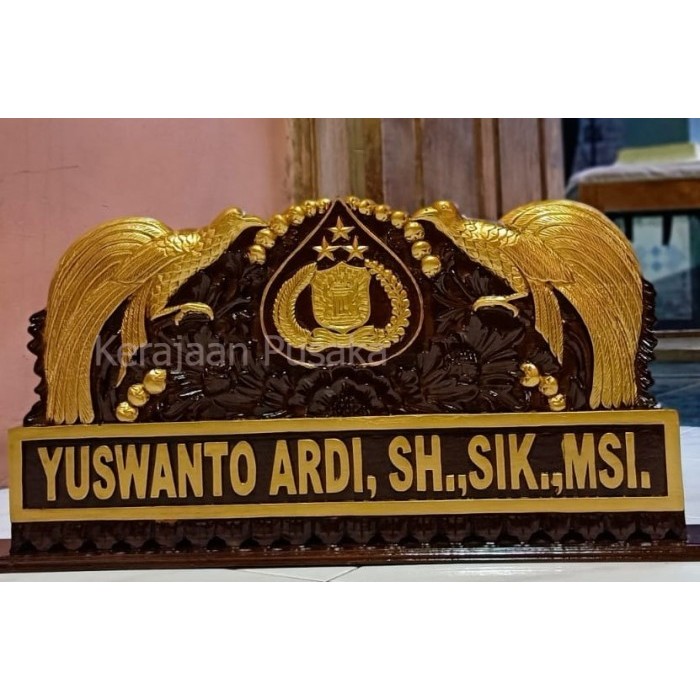 

PAPAN NAMA / PAPAN NAMA KAYU / PAPAN NAMA MEJA UKIR / KAYU JATI KP343