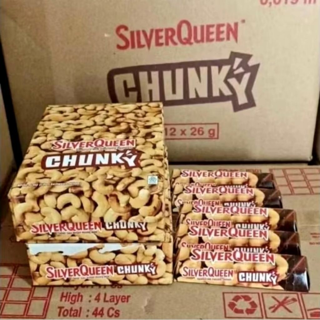 

SilverQueen CHUNKYBAR mede/cashew 26gr sebox isi 12pcs. Expired: September 2026