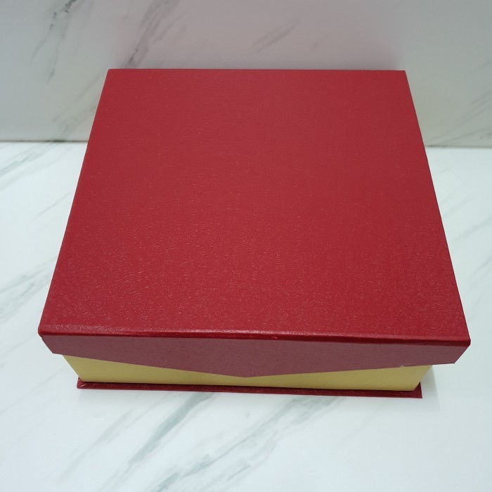 

Box MD kotak kue lapis 20x20x8cm / hamper imlek natal idul fitri