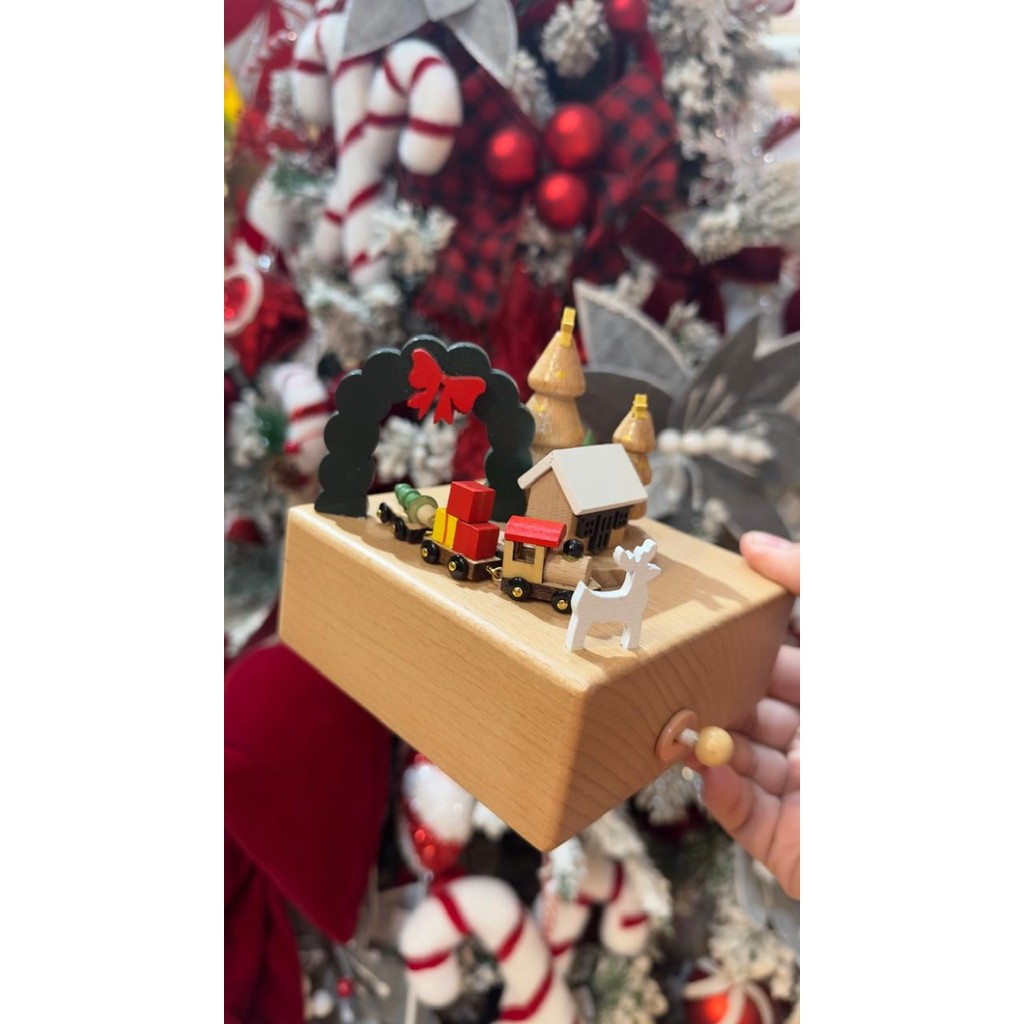 

Music Box Kayu Natal by Platefulnco - A