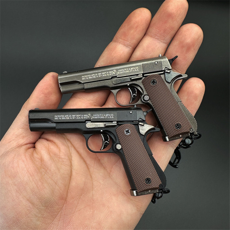 1:3 Colt 1911 Shell Eject Metal Gun Keychain Model Gun Keyring Miniature Alloy Pistol Collection Toy